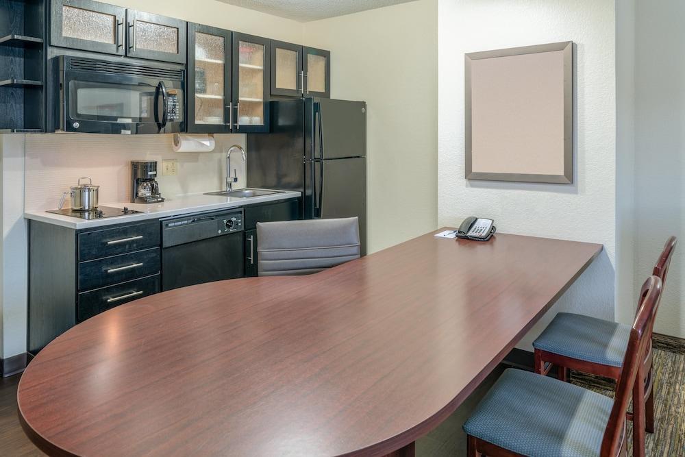 Candlewood Suites Washington-Fairfax By Ihg Eksteriør billede
