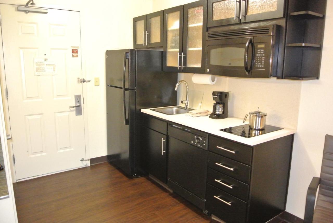 Candlewood Suites Washington-Fairfax By Ihg Eksteriør billede