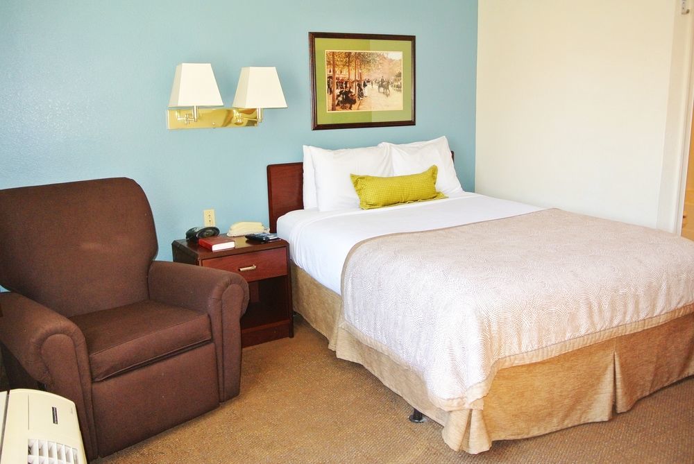 Candlewood Suites Washington-Fairfax By Ihg Eksteriør billede
