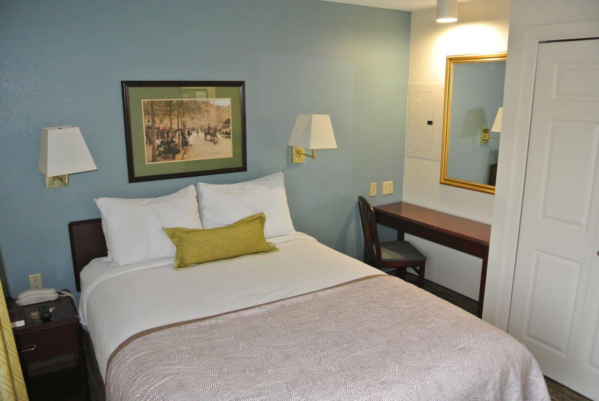 Candlewood Suites Washington-Fairfax By Ihg Eksteriør billede