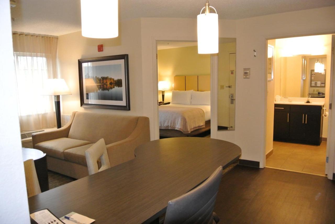 Candlewood Suites Washington-Fairfax By Ihg Eksteriør billede
