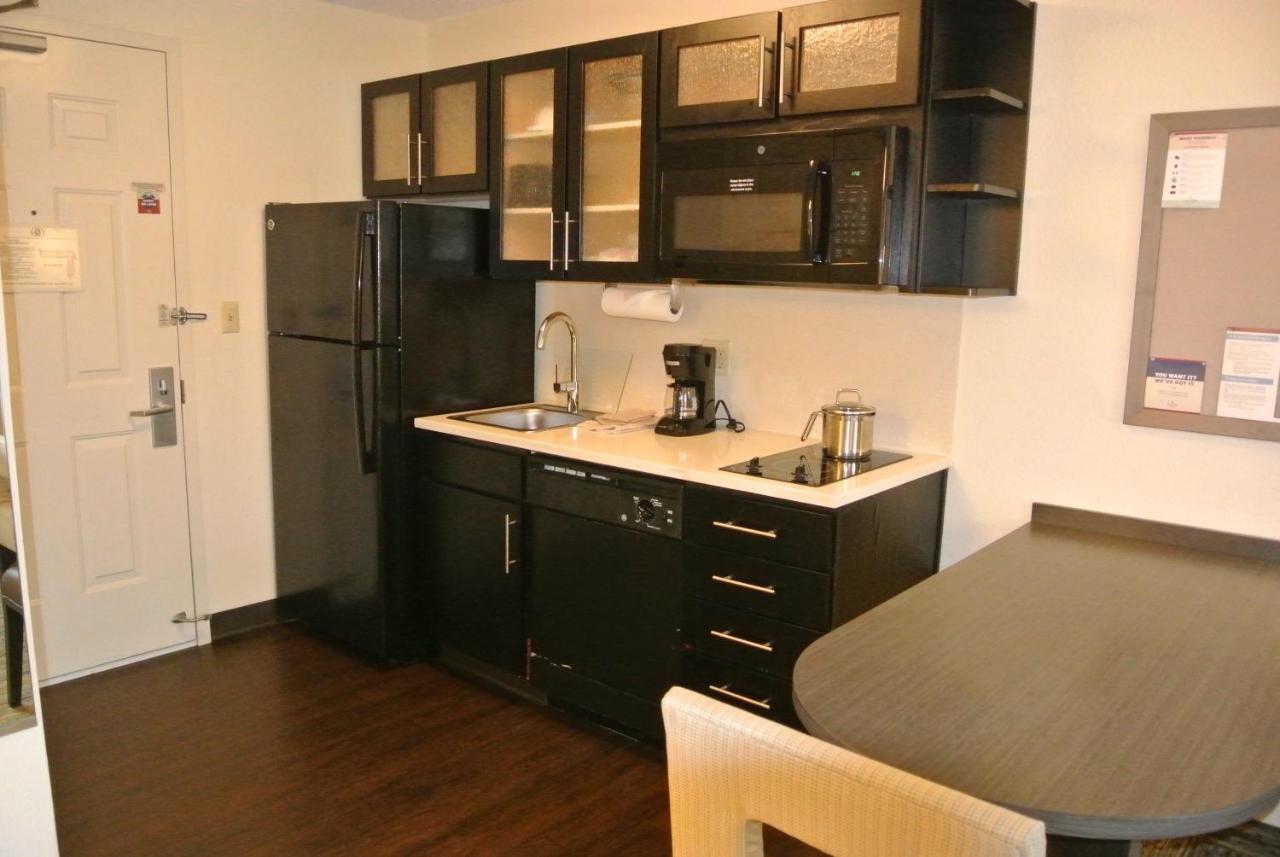 Candlewood Suites Washington-Fairfax By Ihg Eksteriør billede
