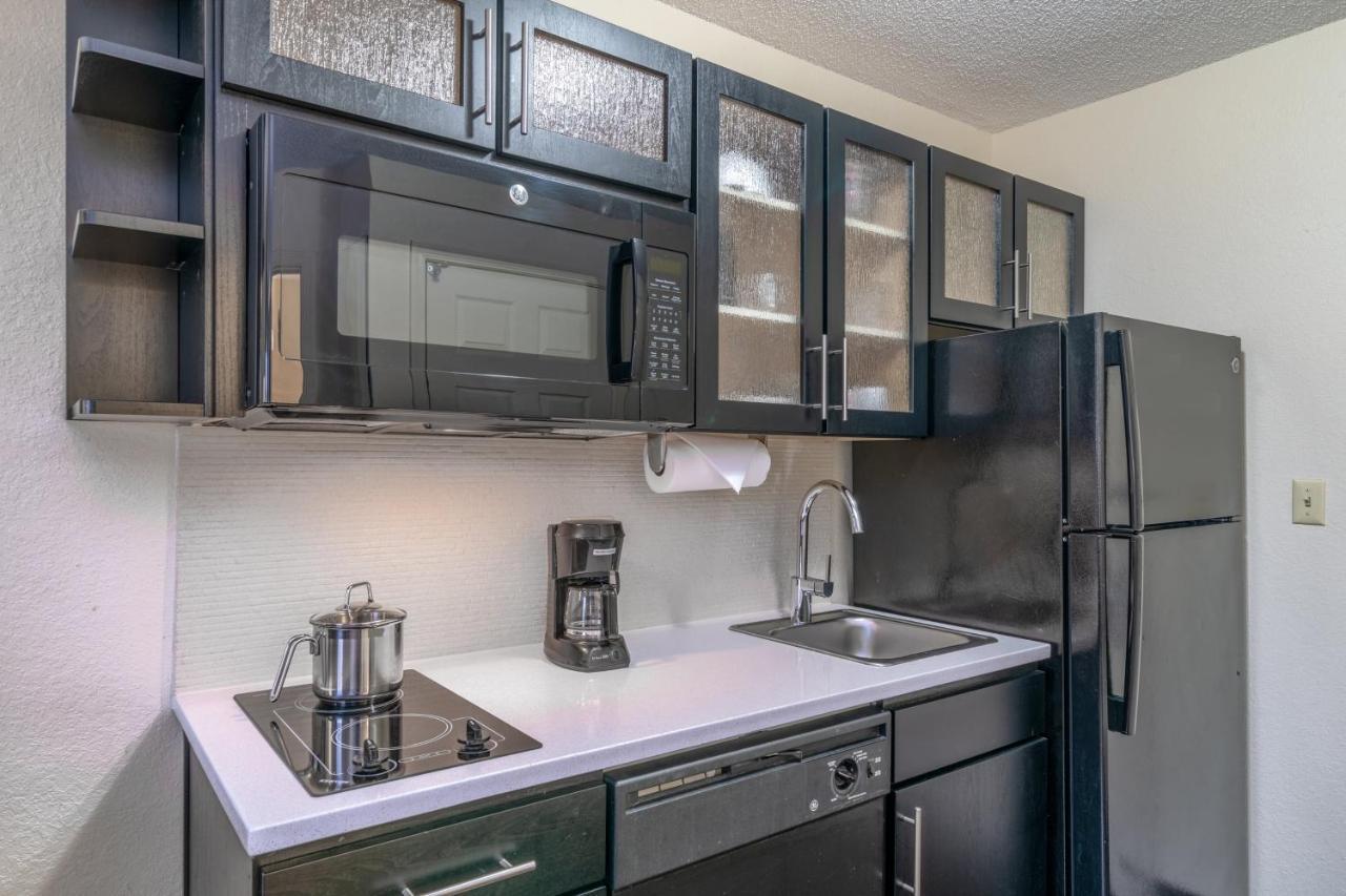 Candlewood Suites Washington-Fairfax By Ihg Eksteriør billede