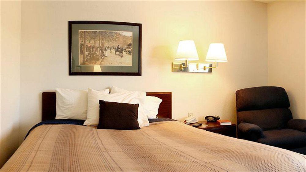 Candlewood Suites Washington-Fairfax By Ihg Eksteriør billede