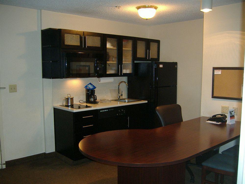 Candlewood Suites Washington-Fairfax By Ihg Eksteriør billede