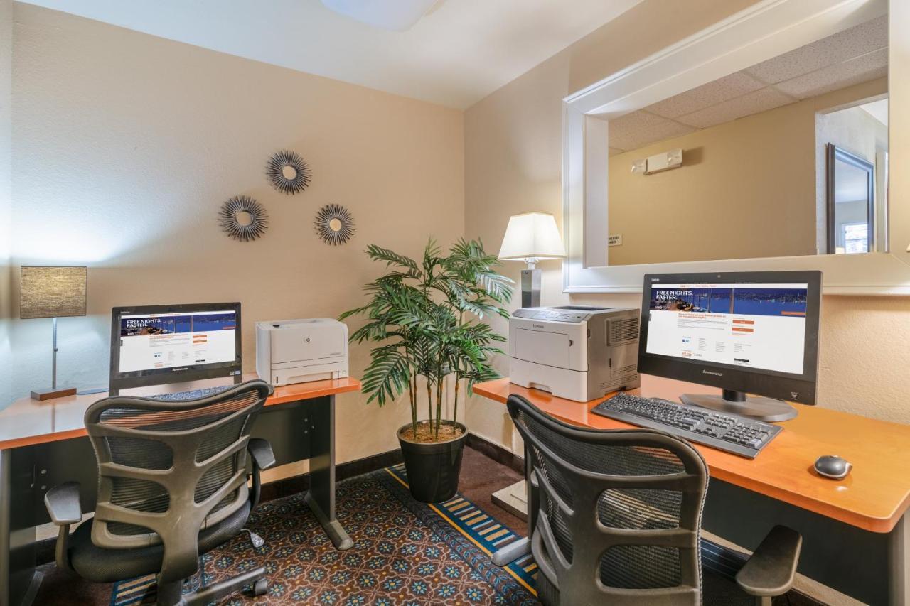 Candlewood Suites Washington-Fairfax By Ihg Eksteriør billede